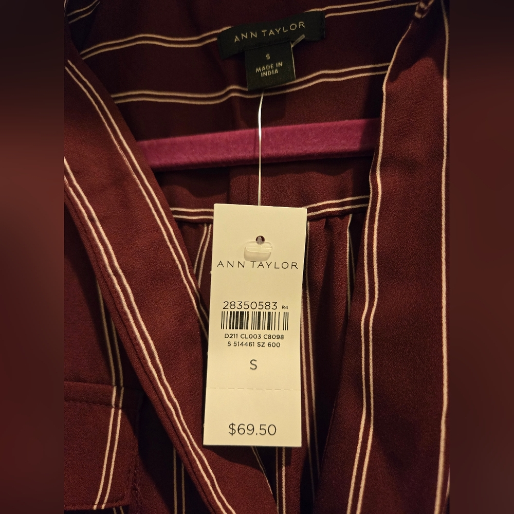 NWT Ann Taylor Womens Burgundy Long Sleeve One Button Shirt - Picture 2 of 6